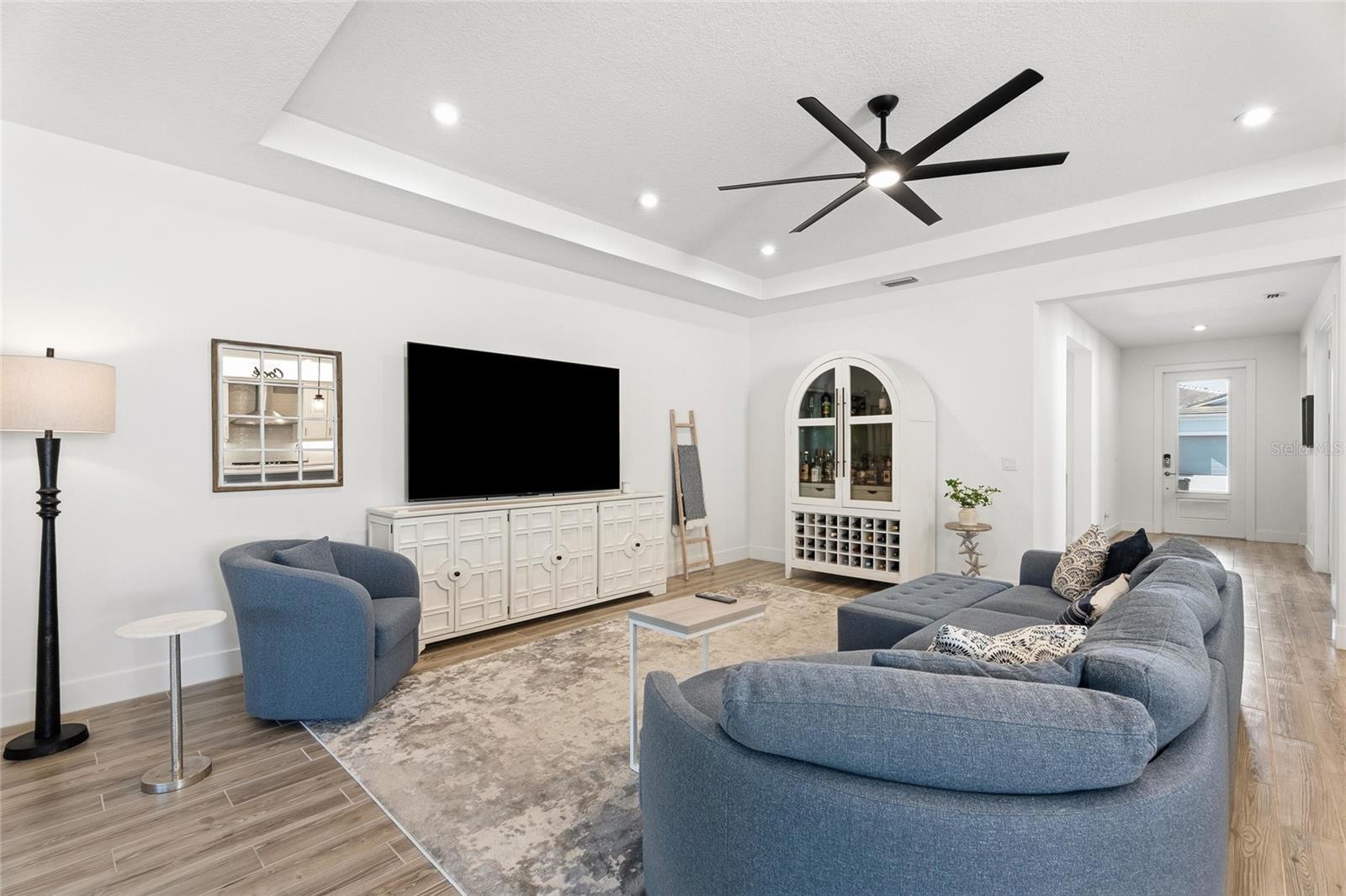 TELARO AT SOUTHERN GROVE - Residential