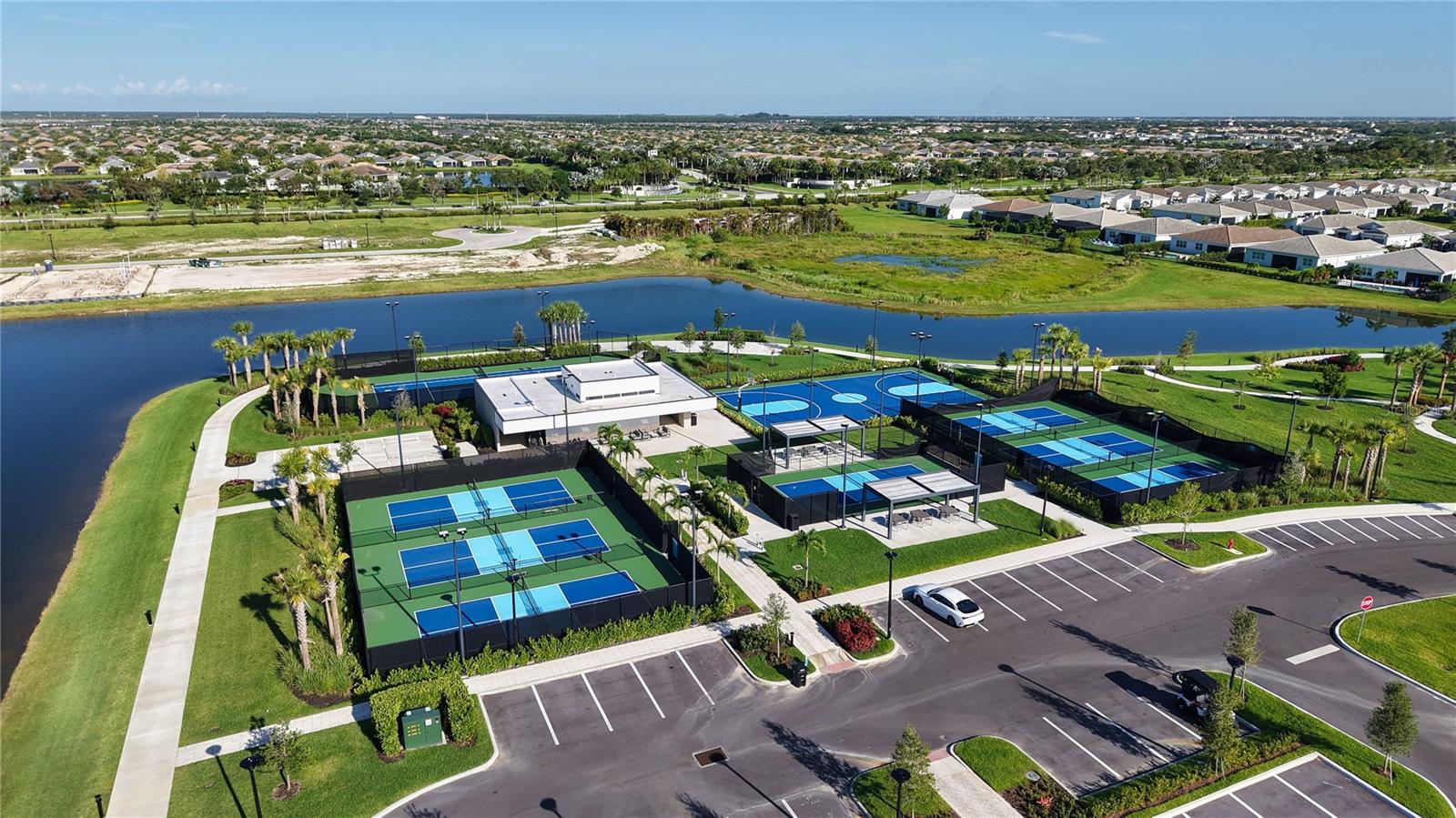 TELARO AT SOUTHERN GROVE - Residential