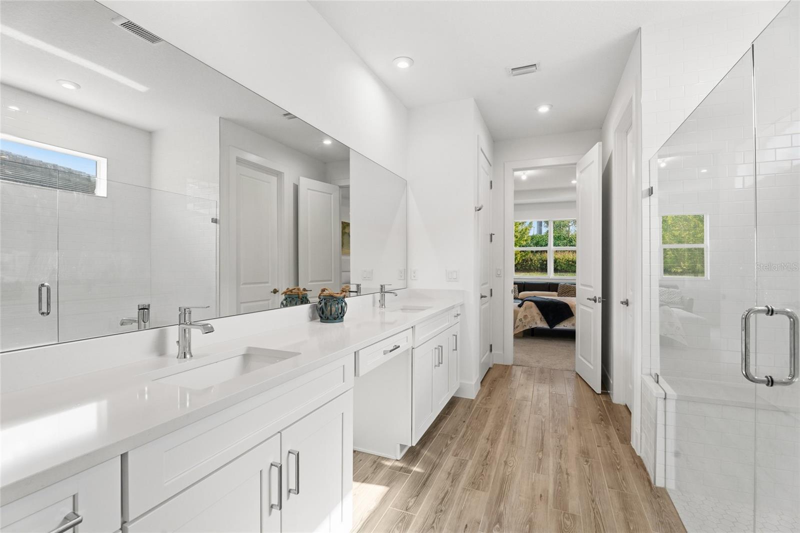 TELARO AT SOUTHERN GROVE - Residential