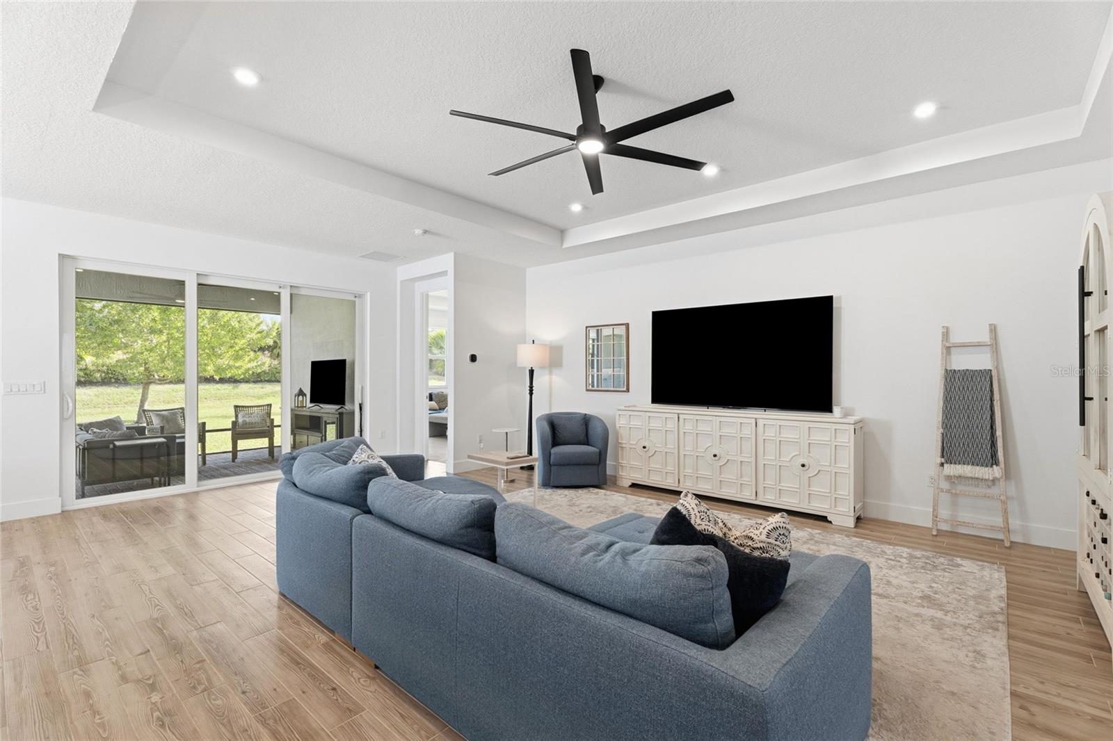 TELARO AT SOUTHERN GROVE - Residential