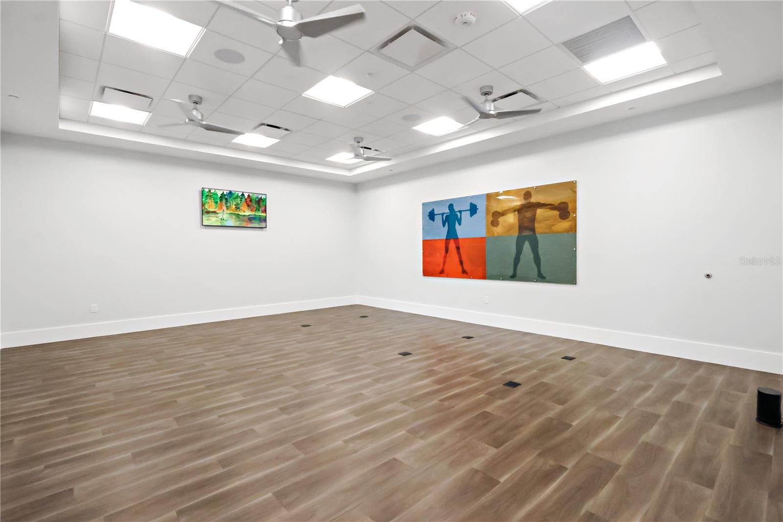 TELARO AT SOUTHERN GROVE - Residential