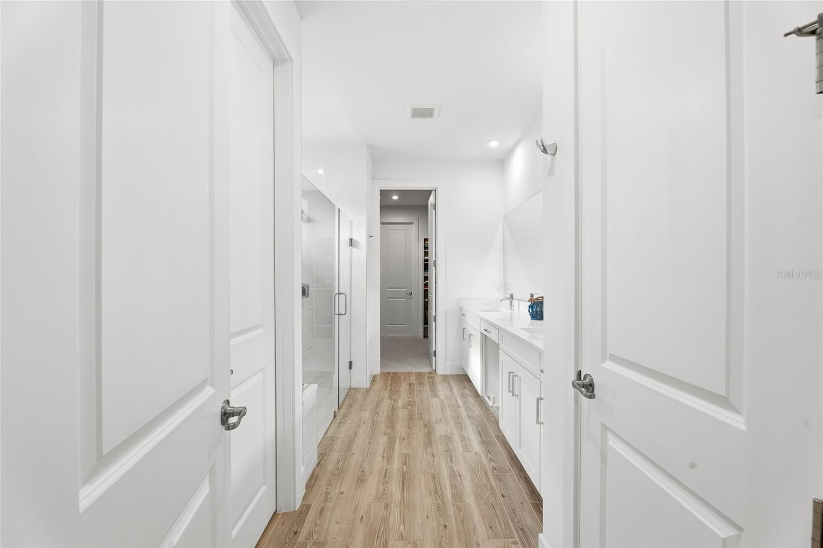 TELARO AT SOUTHERN GROVE - Residential