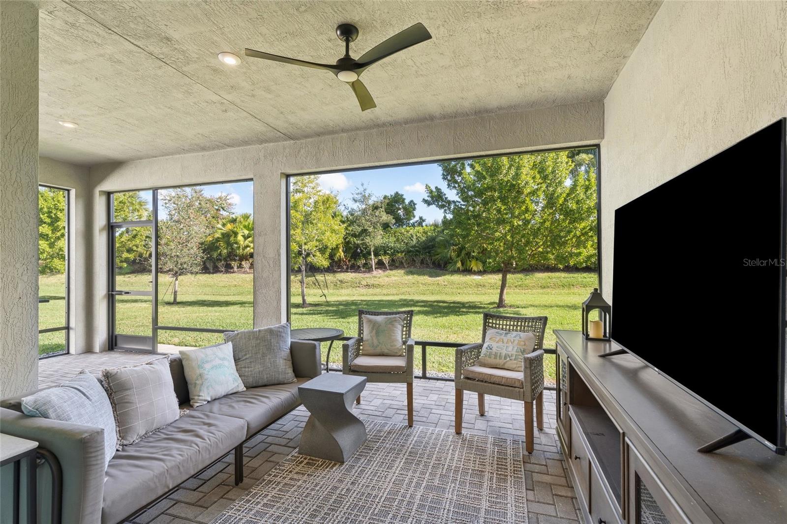 TELARO AT SOUTHERN GROVE - Residential