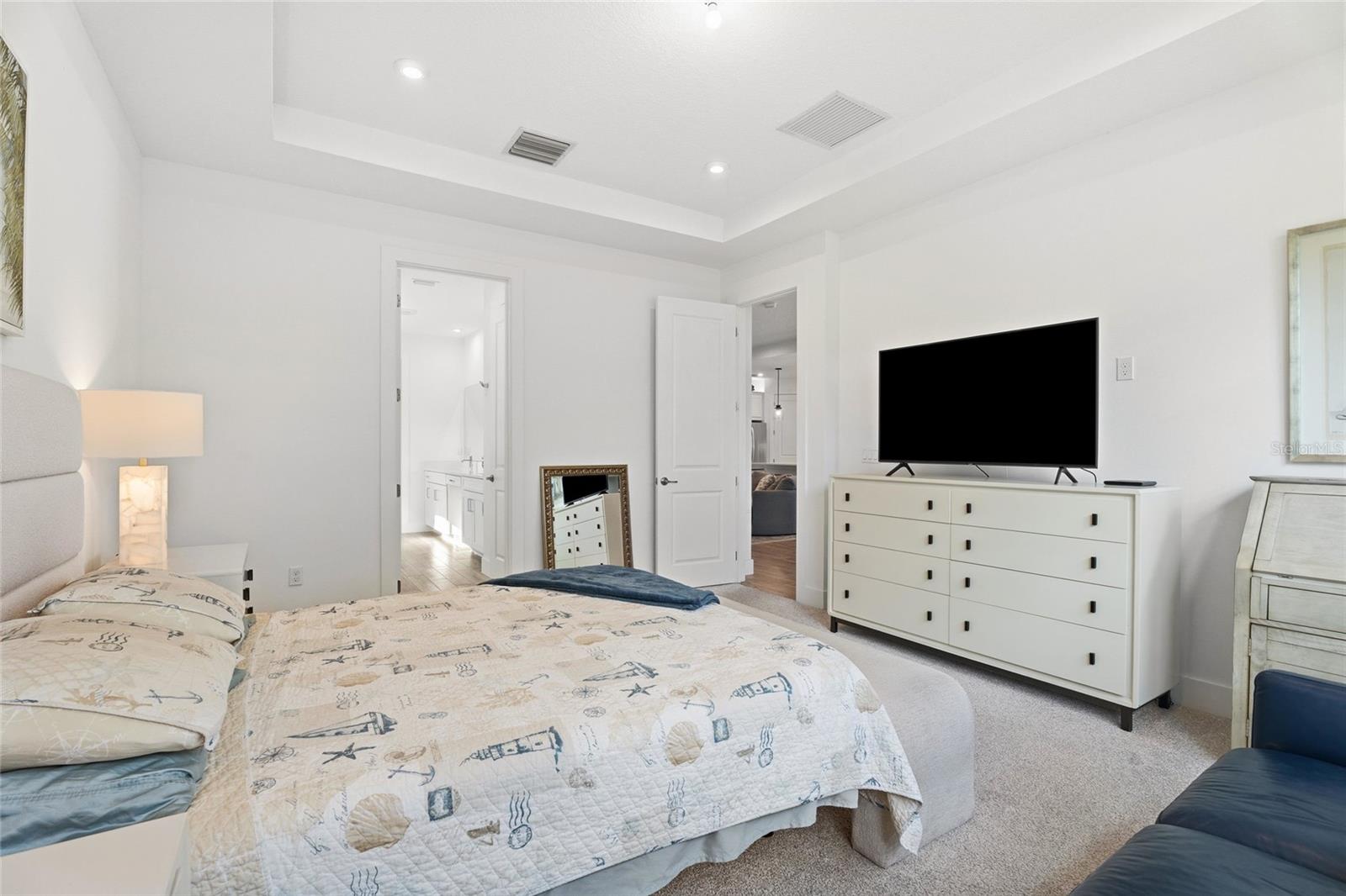 TELARO AT SOUTHERN GROVE - Residential