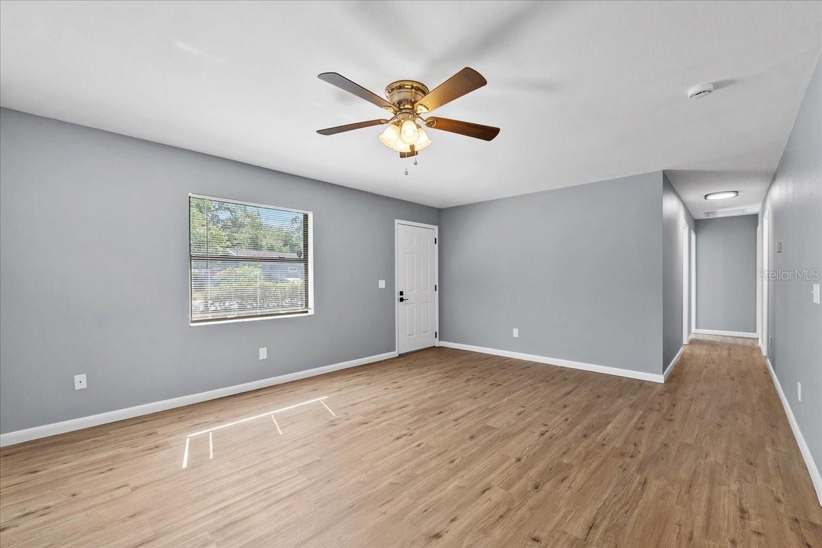 825 N CLERMONT AVENUE