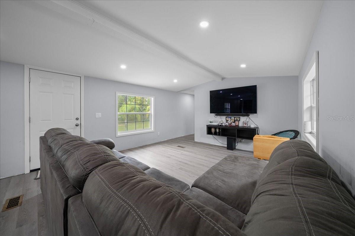 NEIGHBORHOOD 8449 - Residential