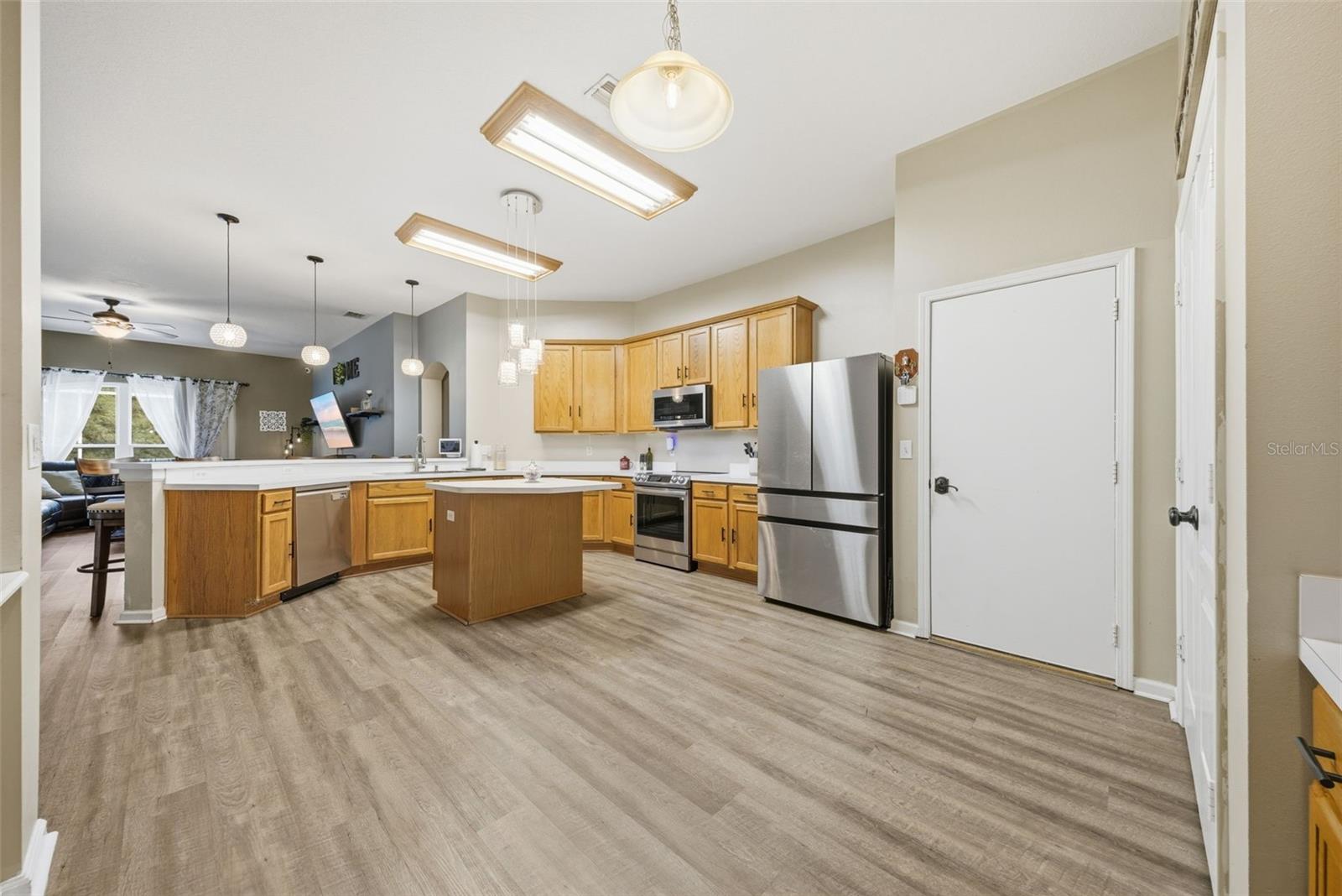 LEXINGTON OAKS VILLAGE 27 - Residential