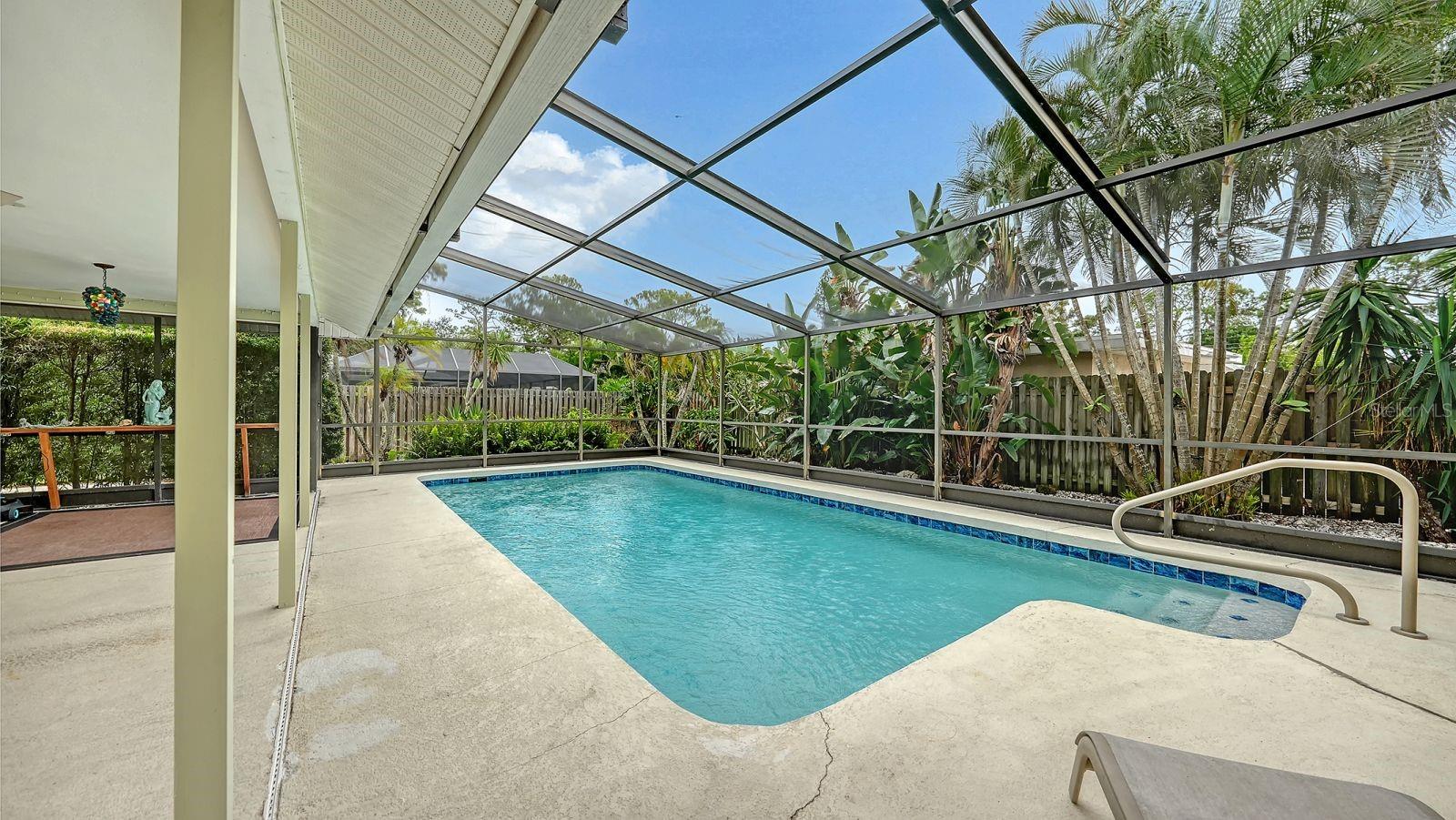 2295 PINE VIEW CIRCLE, SARASOTA, FL, 34231 3 2295 PINE VIEW CIRCLE