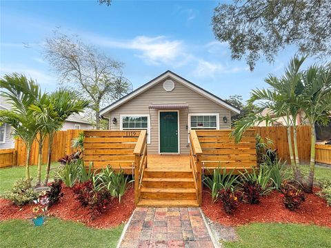 Photo of 1119 Hickory Avenue, Sanford, FL 32771 (MLS # O6361725)