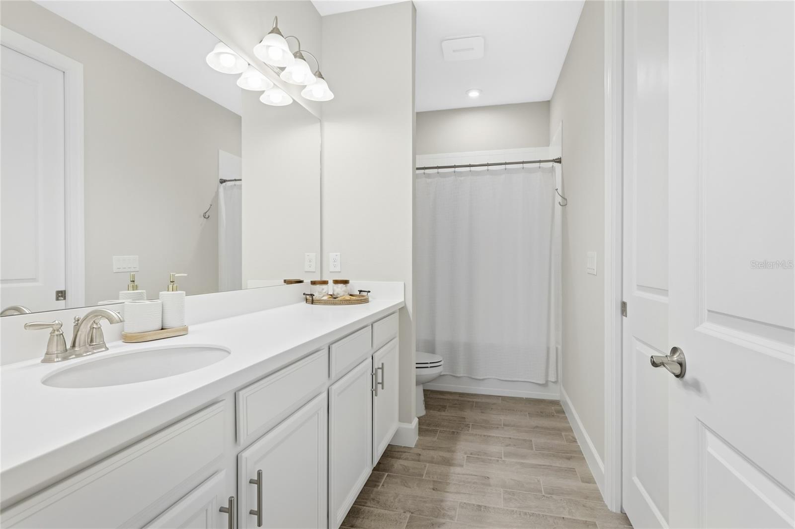 ESPLANADE AT ARTISAN LAKES - Residential