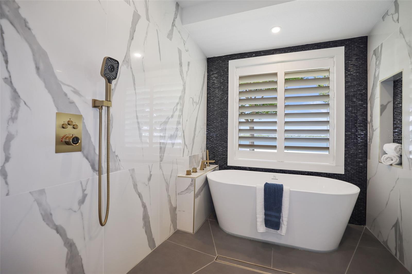 DIXIE SHORES UNIT 01 REP - Residential