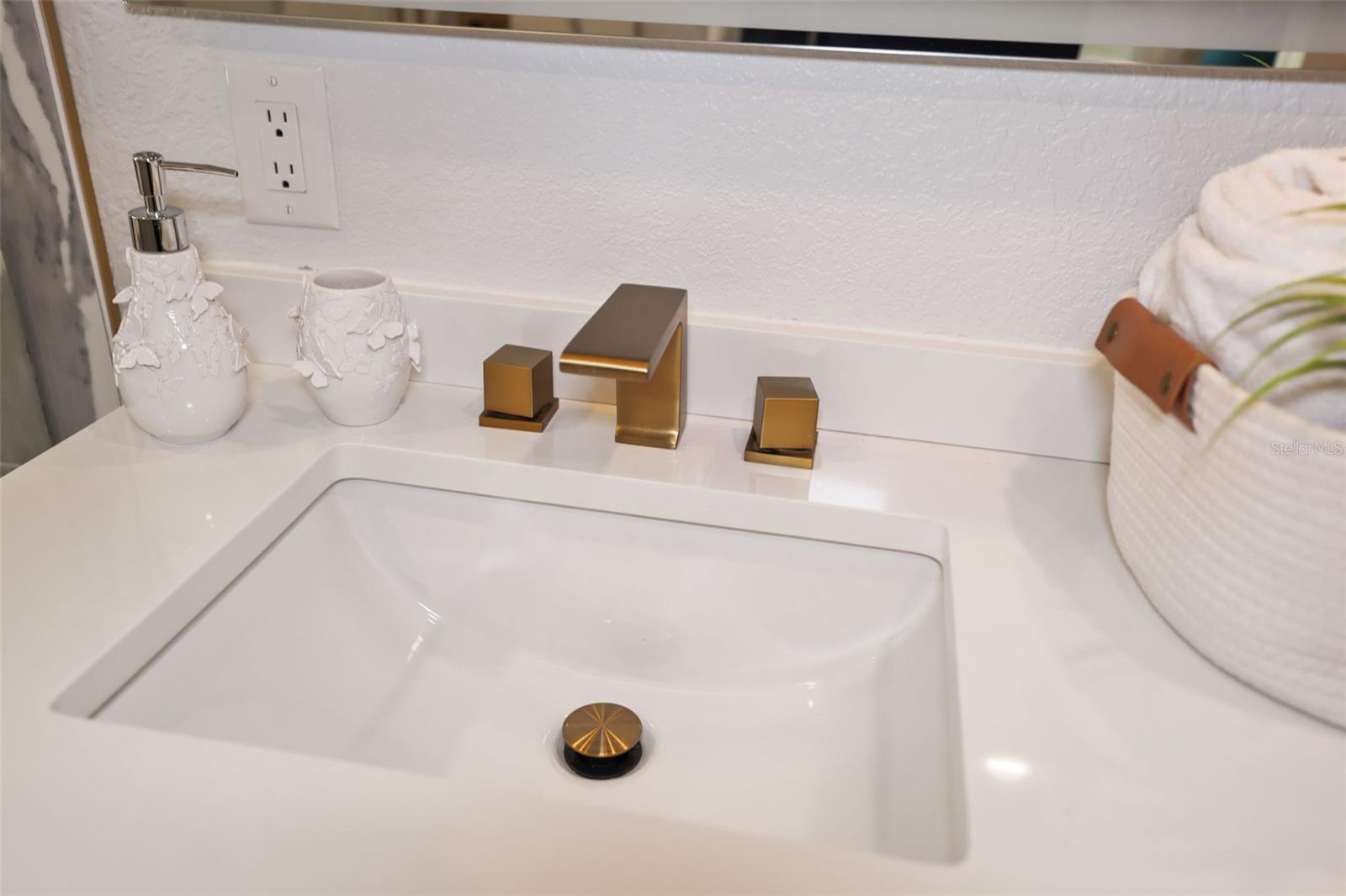 DIXIE SHORES UNIT 01 REP - Residential