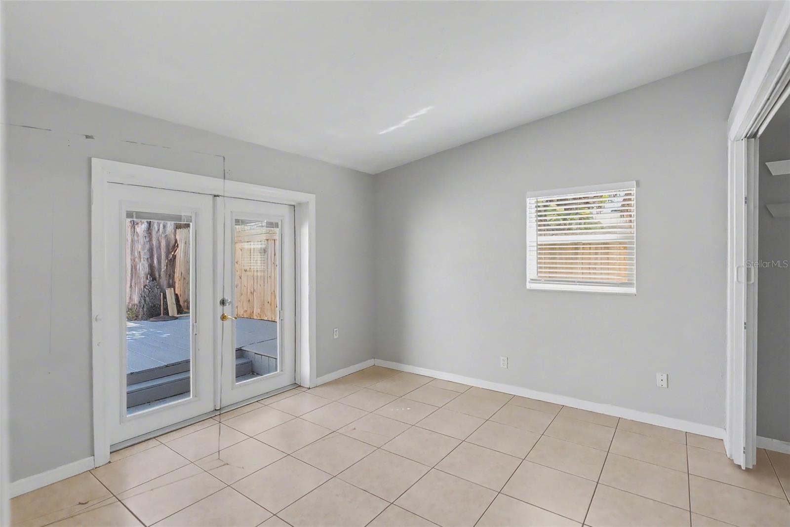 KENSINGTON PARK - Residential