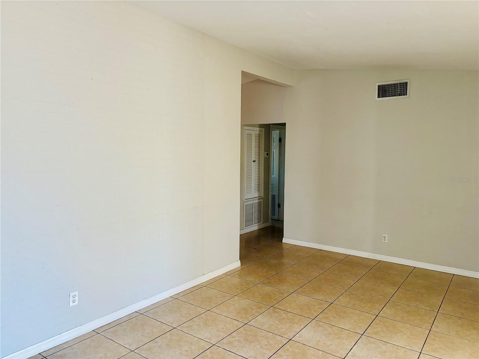 KENSINGTON PARK - Residential