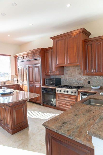 ARMAND BEACH ESTATES - Residential