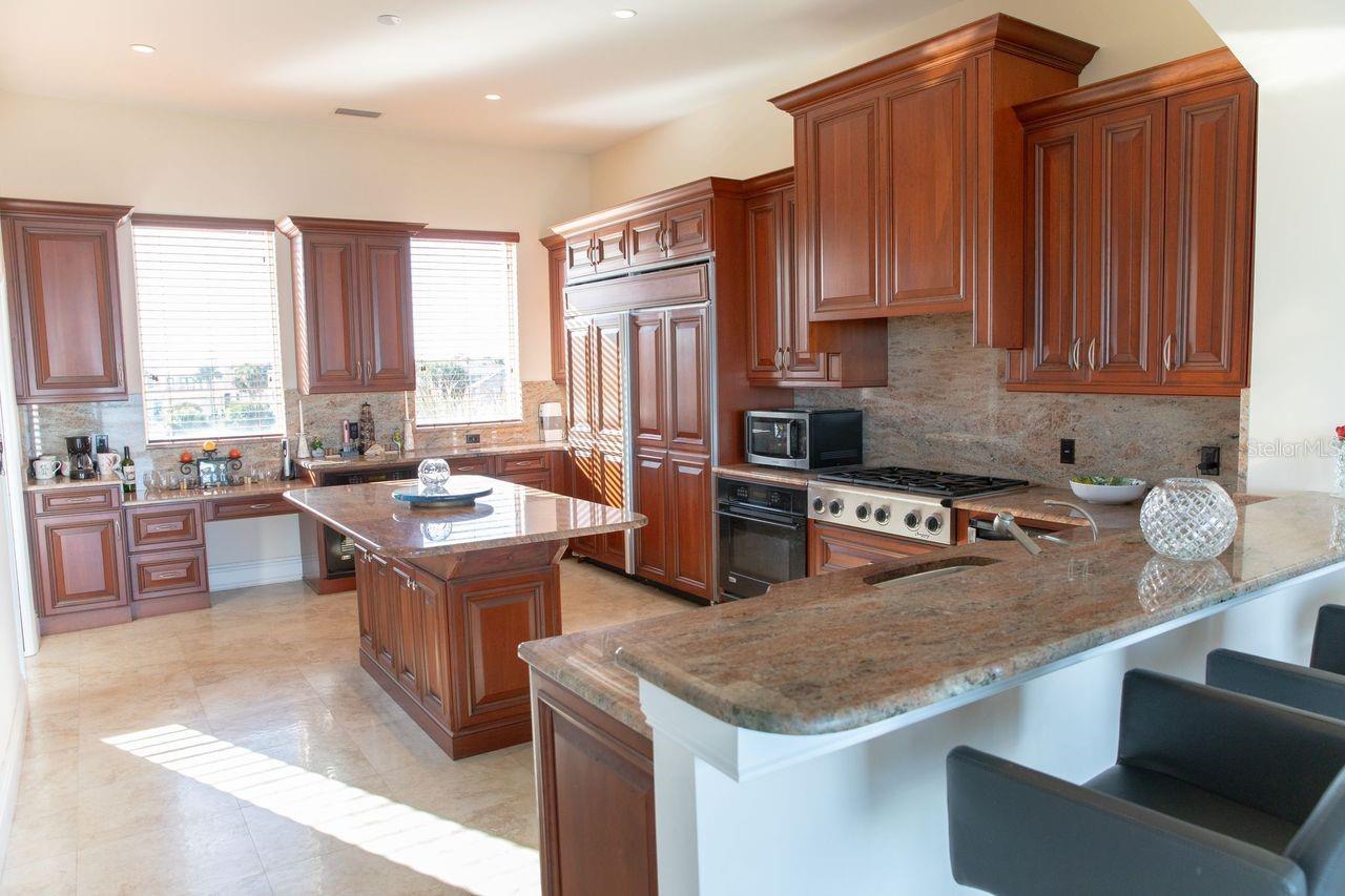 ARMAND BEACH ESTATES - Residential