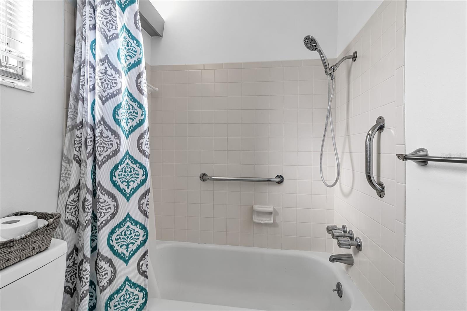 PARKWAY VILLAS - Residential