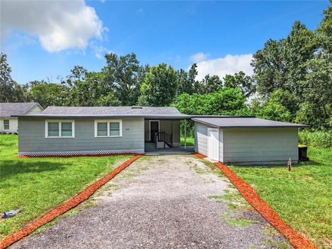 A home in LAKELAND