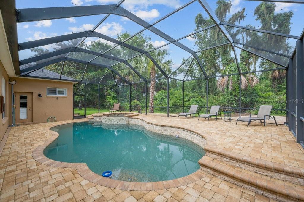6122 KESTRELPARK DRIVE
