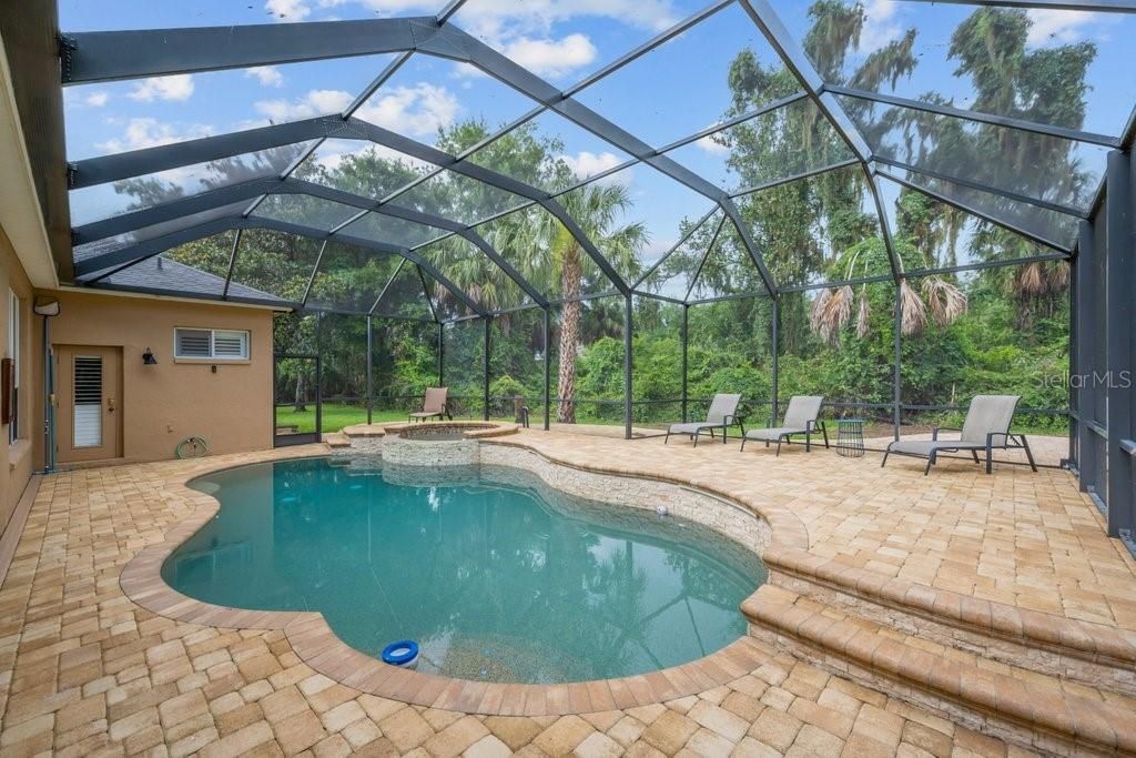 Photo of 6122 Kestrelpark Drive, Lithia, FL 33547 (MLS # TB8513789)