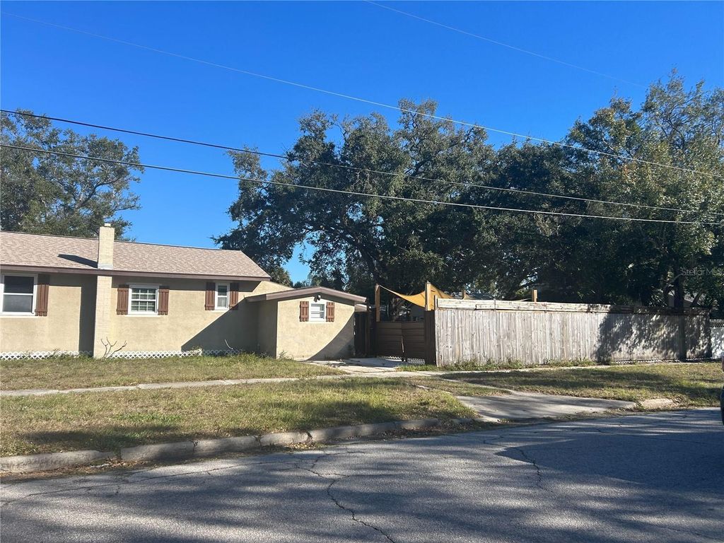 Photo of 3324 W Marlin Avenue, Tampa, FL 33611 (MLS # TB8469258)