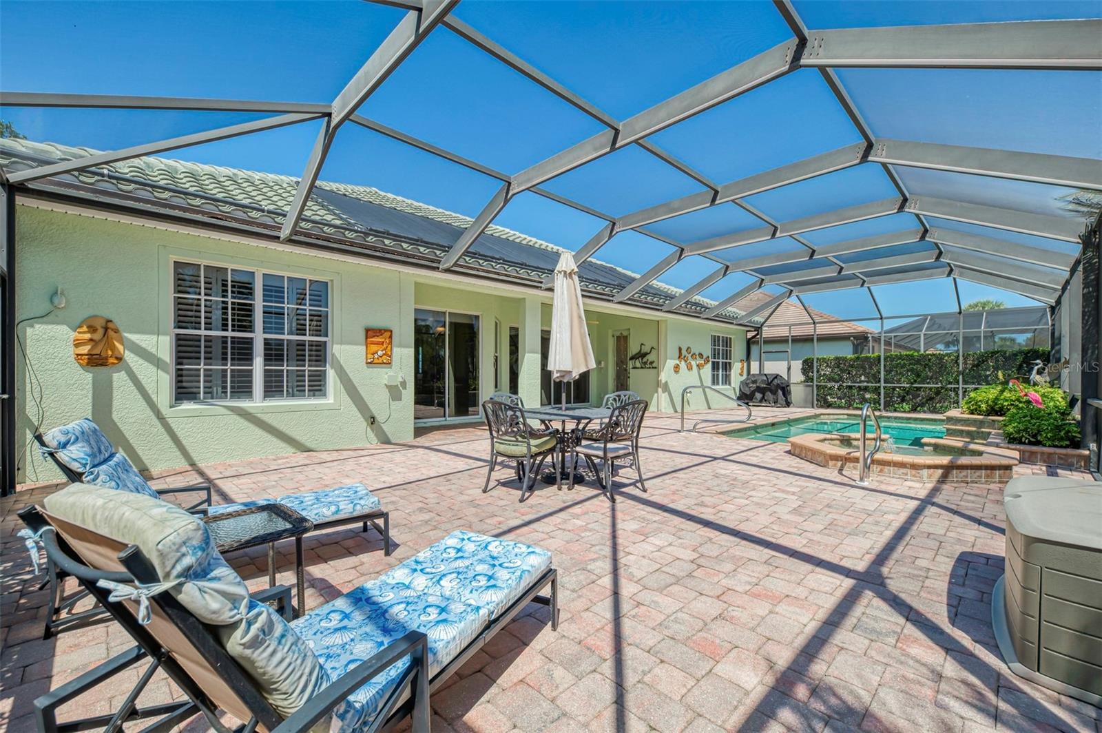 RIVERWOOD - Residential