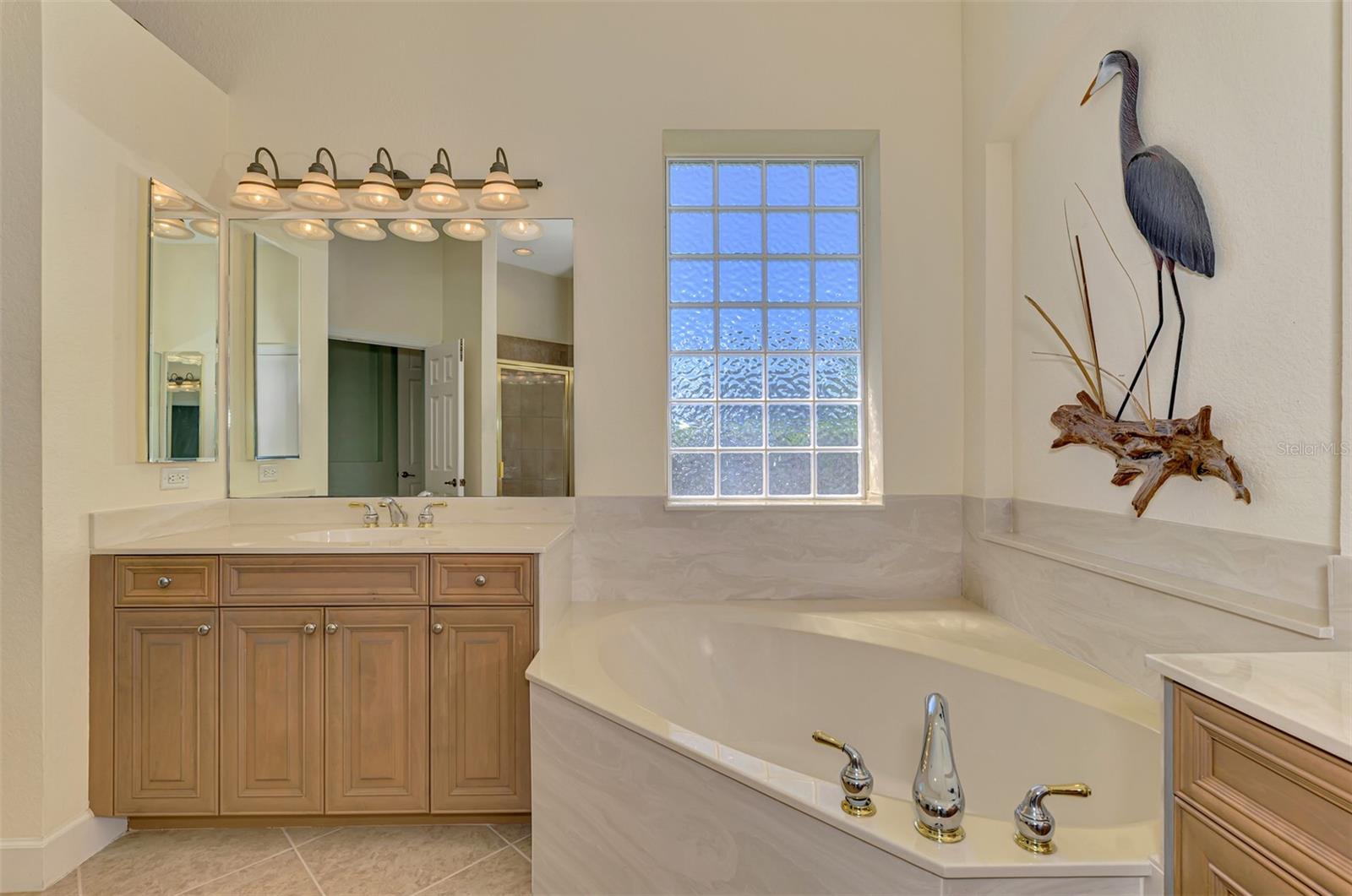 RIVERWOOD - Residential