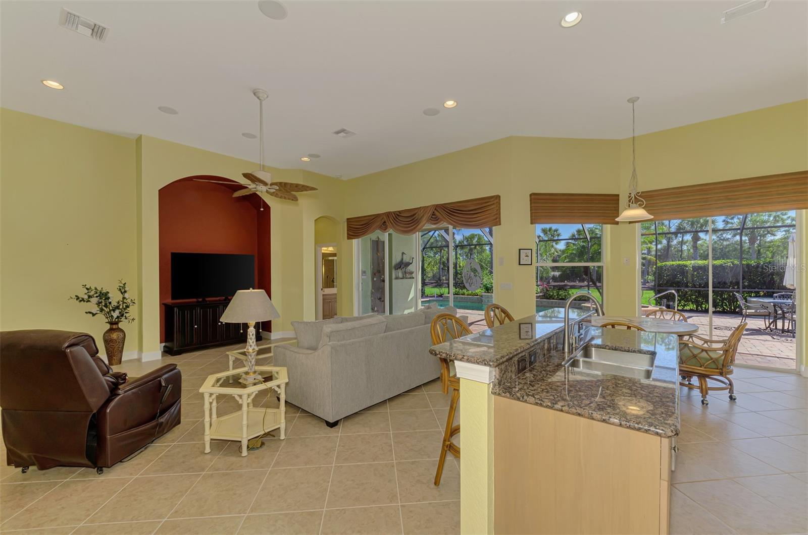 RIVERWOOD - Residential