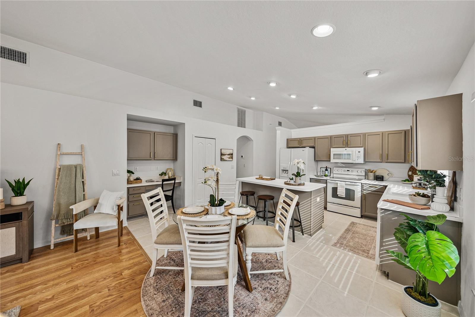 MEADOW POINTE 04 PRCL J - Residential