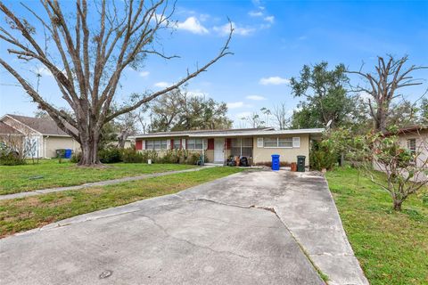 A home in LAKELAND