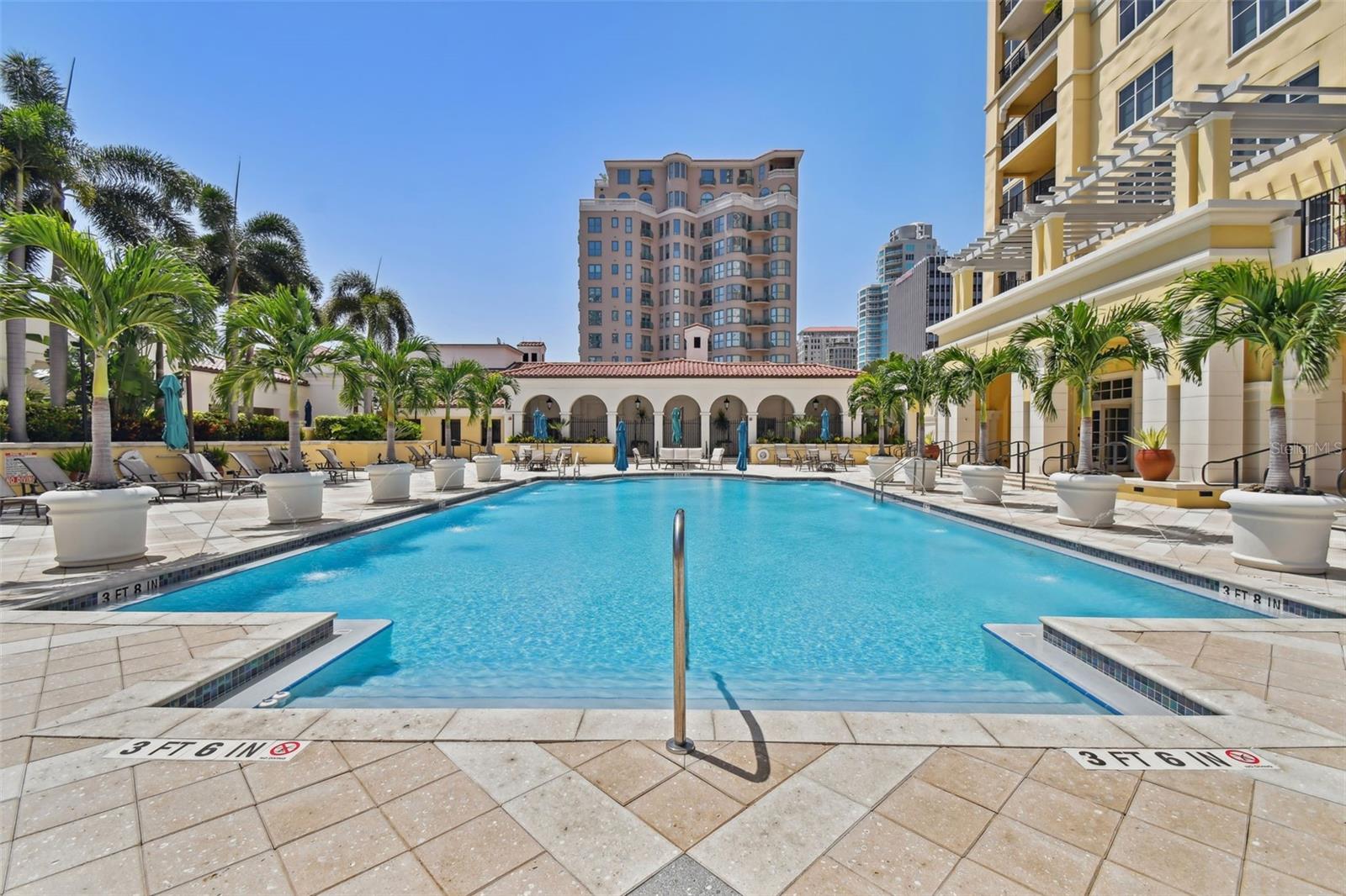 PARKSHORE PLAZA CONDO - Residential