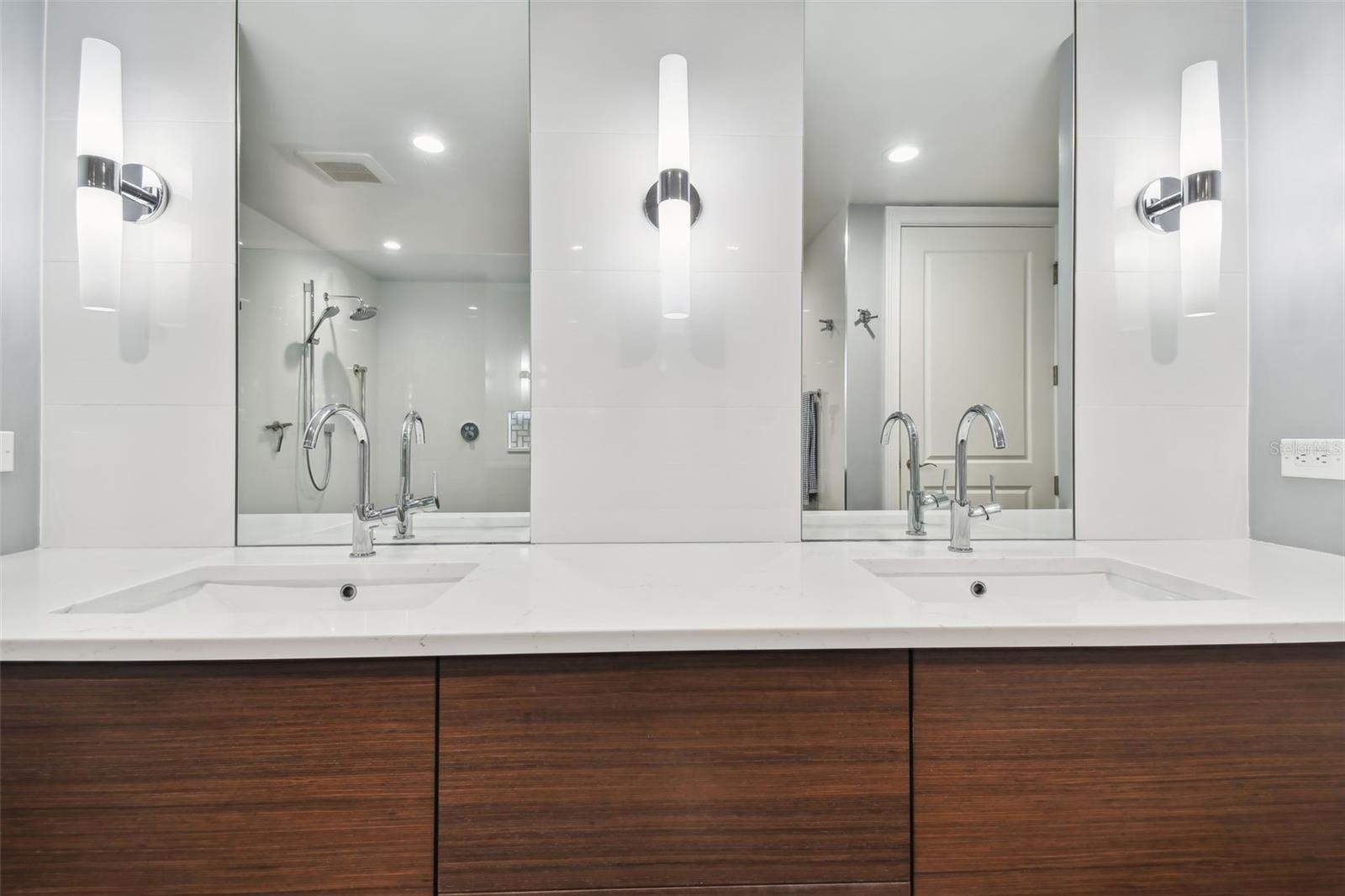 PARKSHORE PLAZA CONDO - Residential