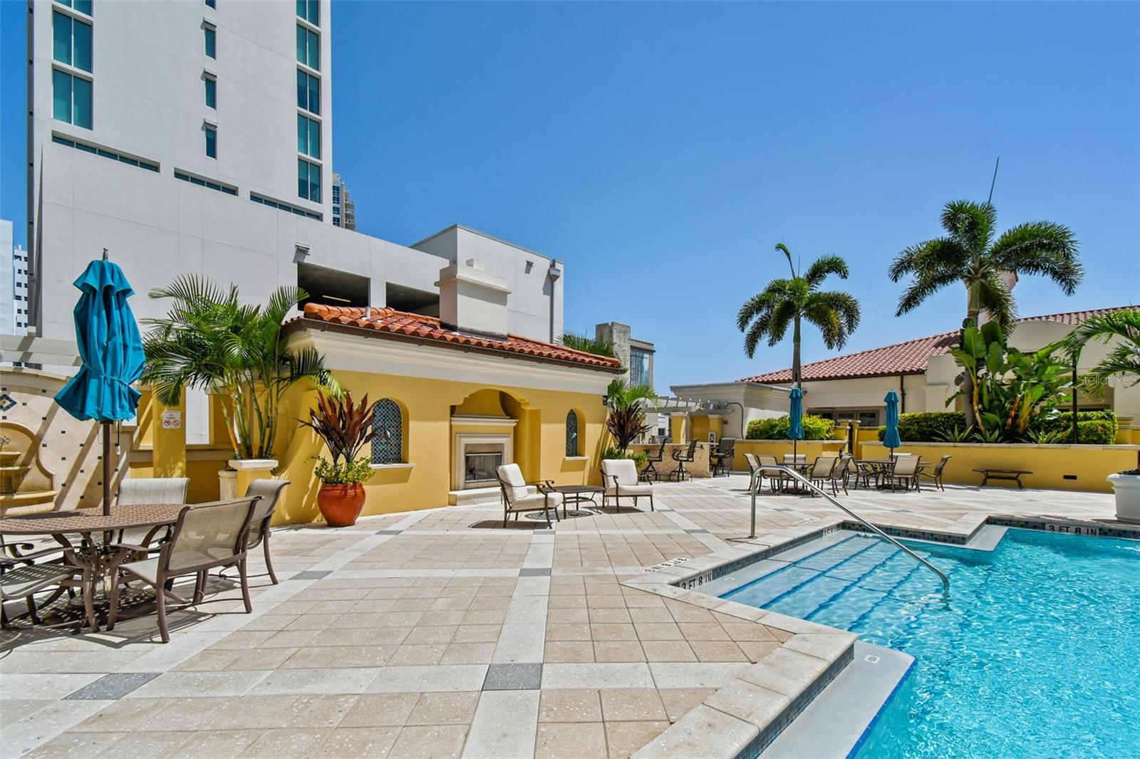 PARKSHORE PLAZA CONDO - Residential