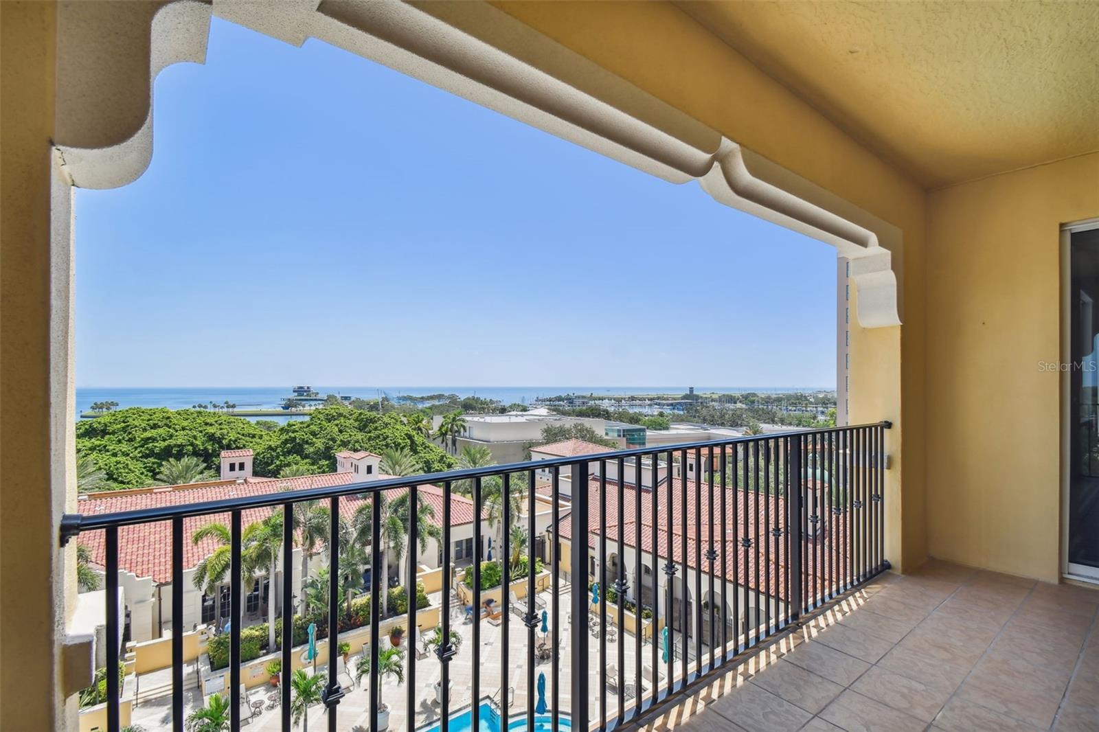 PARKSHORE PLAZA CONDO - Residential