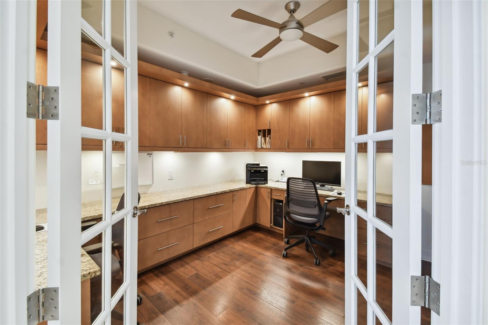 PARKSHORE PLAZA CONDO - Residential