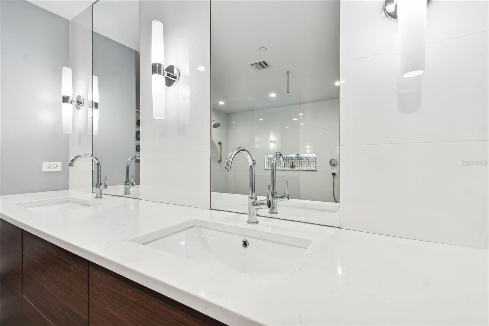 PARKSHORE PLAZA CONDO - Residential