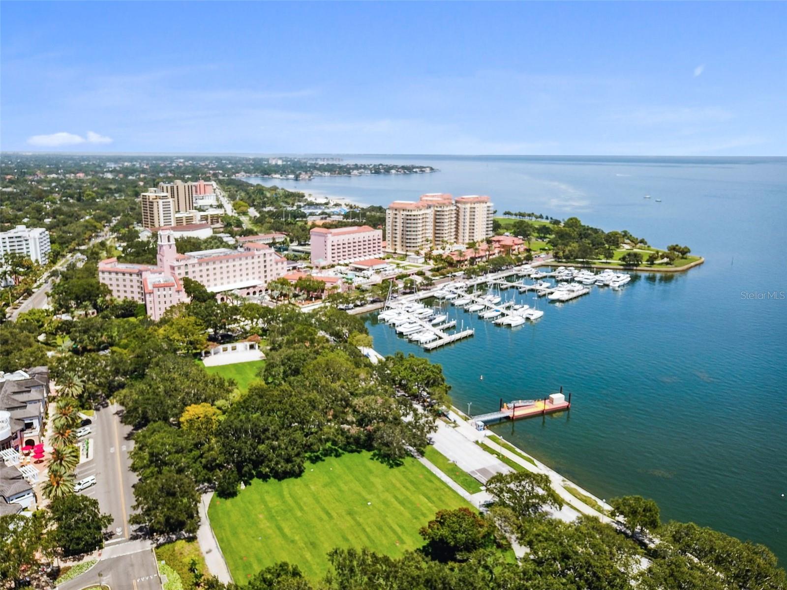 PARKSHORE PLAZA CONDO - Residential