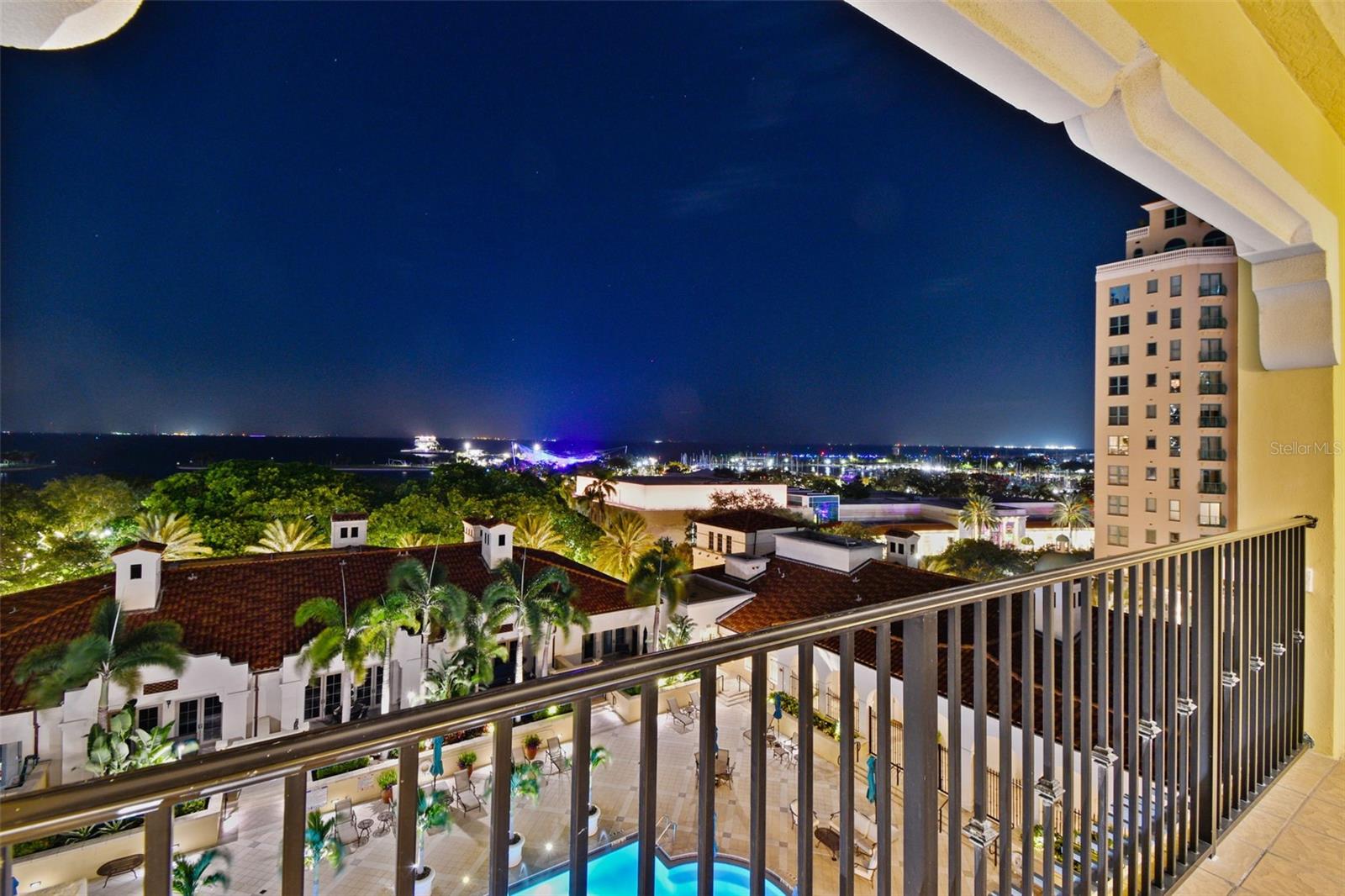 PARKSHORE PLAZA CONDO - Residential