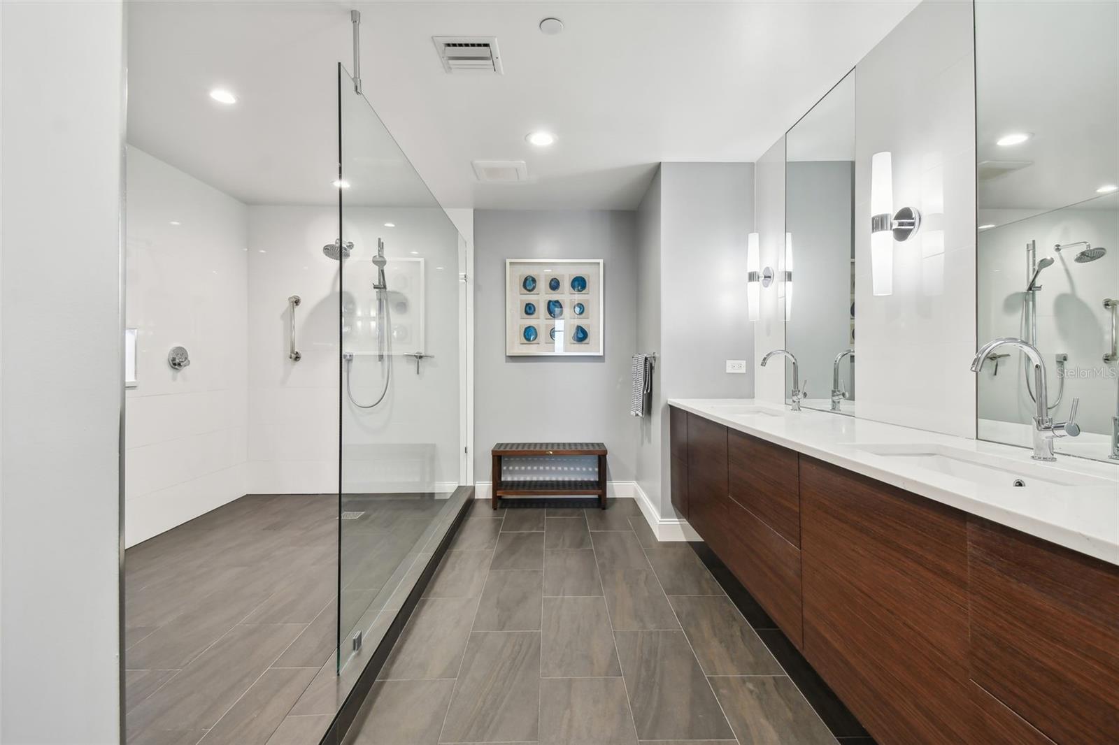 PARKSHORE PLAZA CONDO - Residential