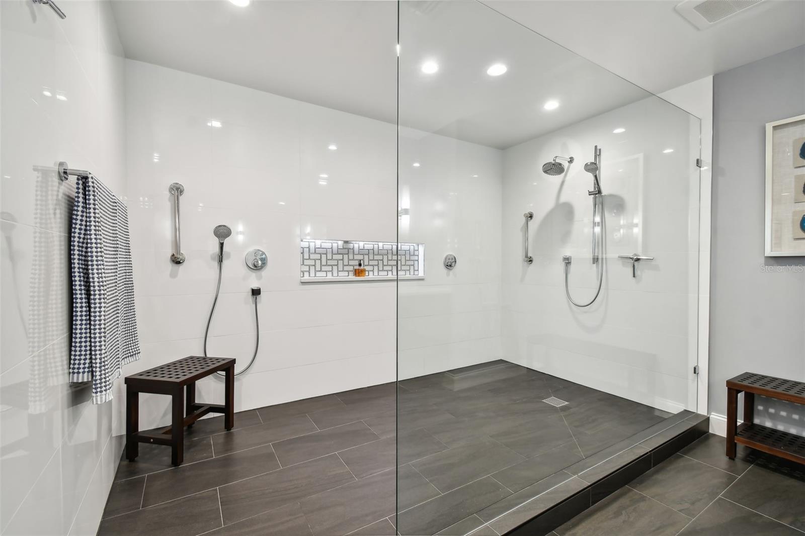 PARKSHORE PLAZA CONDO - Residential