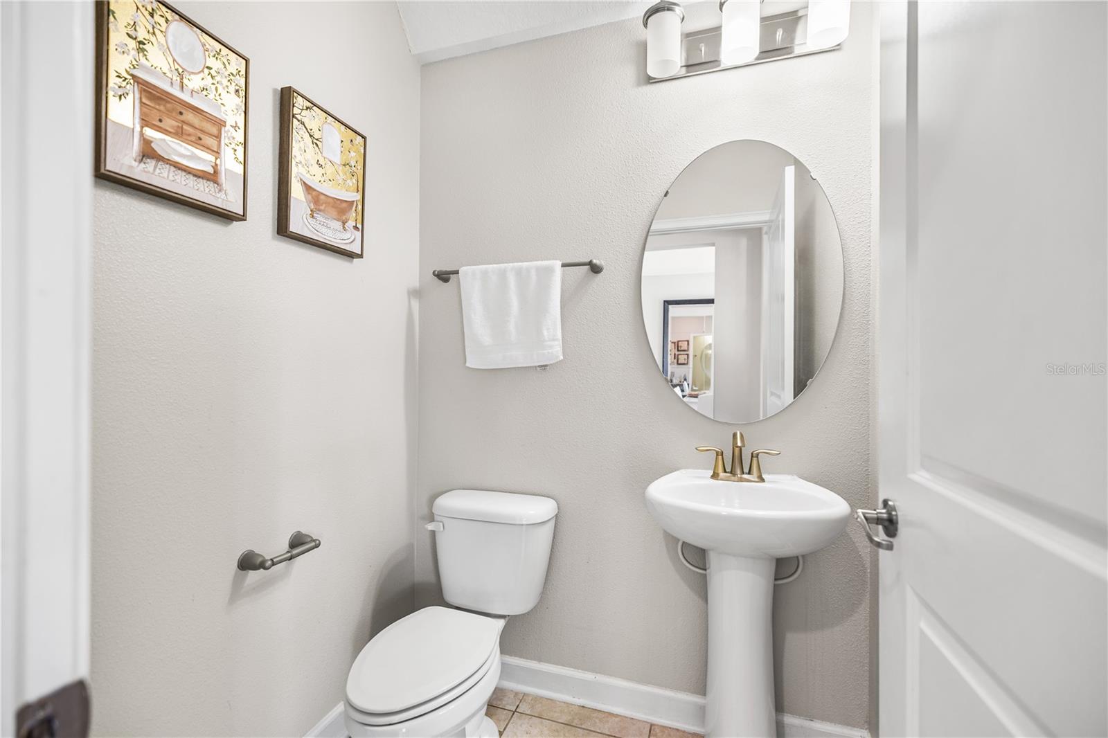 SIGNATURE LAKES PH 3B-4, 3B-5 & 3B-7 83/27 LOT 184 - Residential