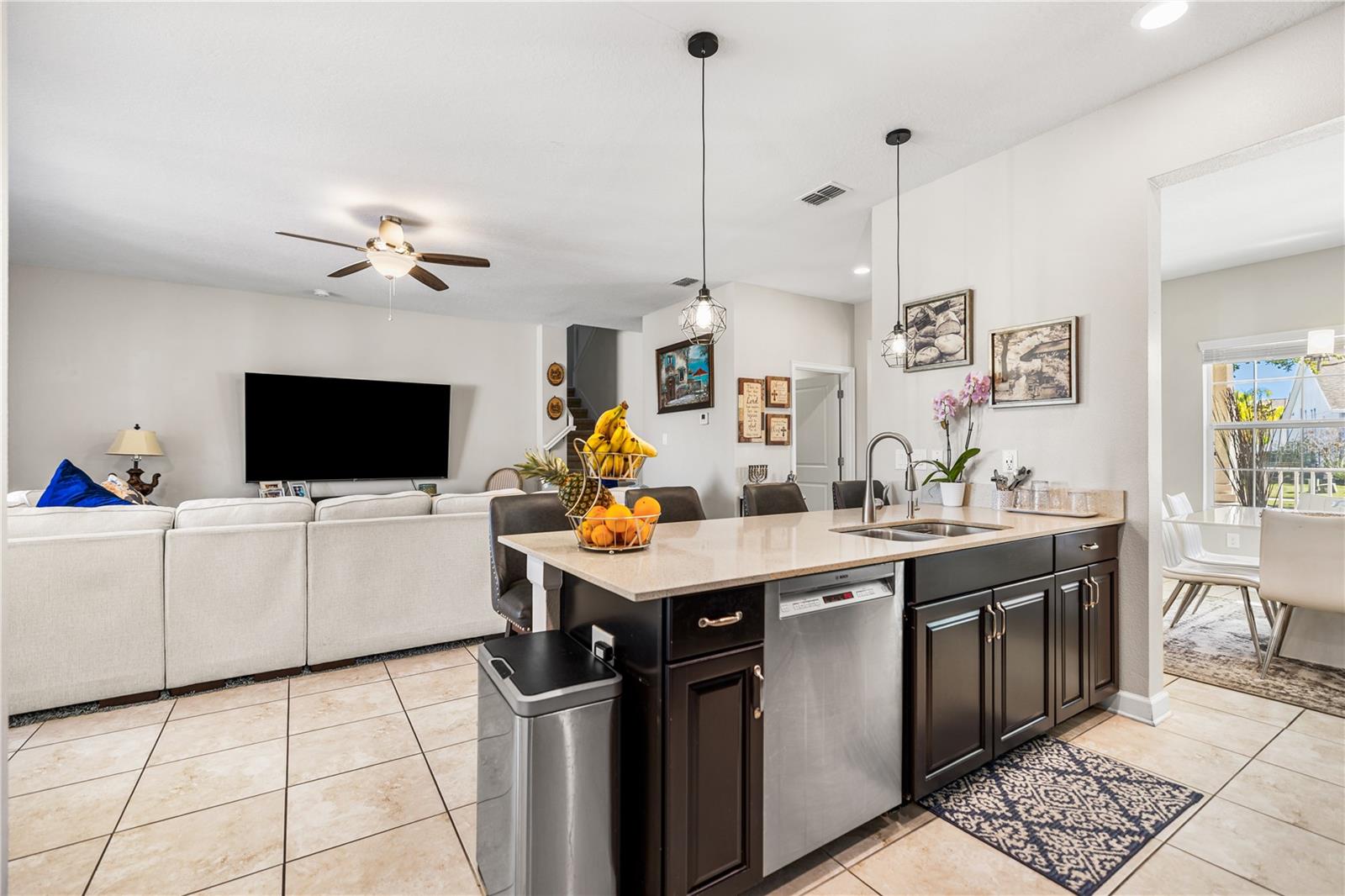 SIGNATURE LAKES PH 3B-4, 3B-5 & 3B-7 83/27 LOT 184 - Residential