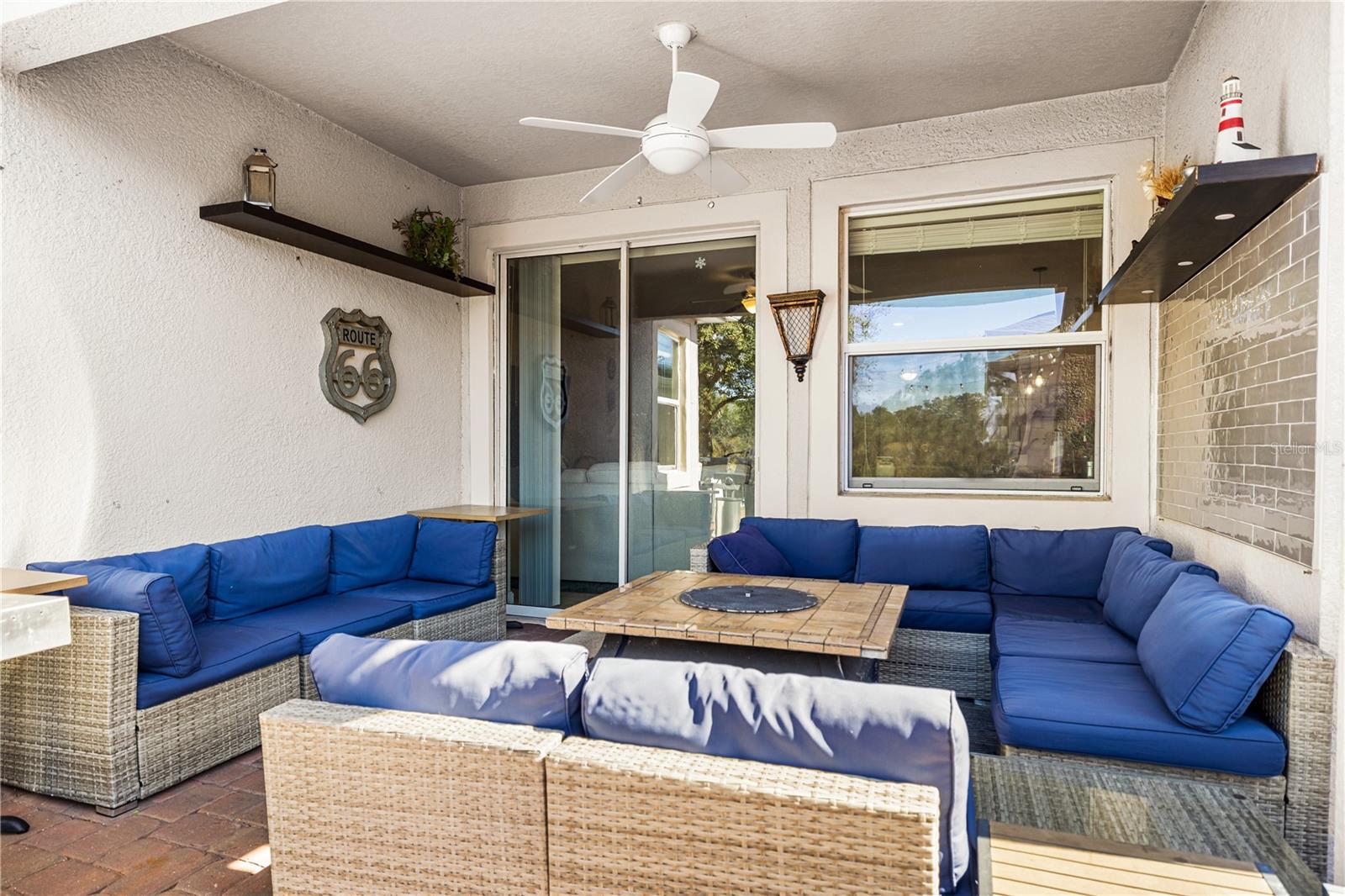 SIGNATURE LAKES PH 3B-4, 3B-5 & 3B-7 83/27 LOT 184 - Residential