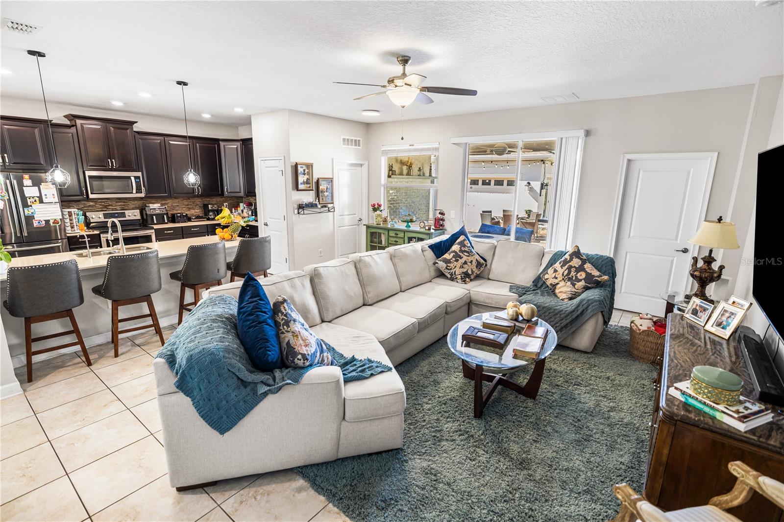 SIGNATURE LAKES PH 3B-4, 3B-5 & 3B-7 83/27 LOT 184 - Residential