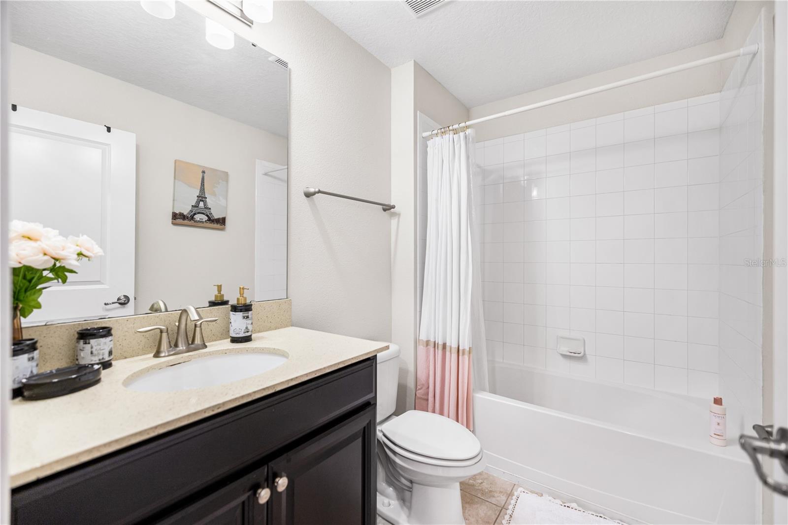 SIGNATURE LAKES PH 3B-4, 3B-5 & 3B-7 83/27 LOT 184 - Residential