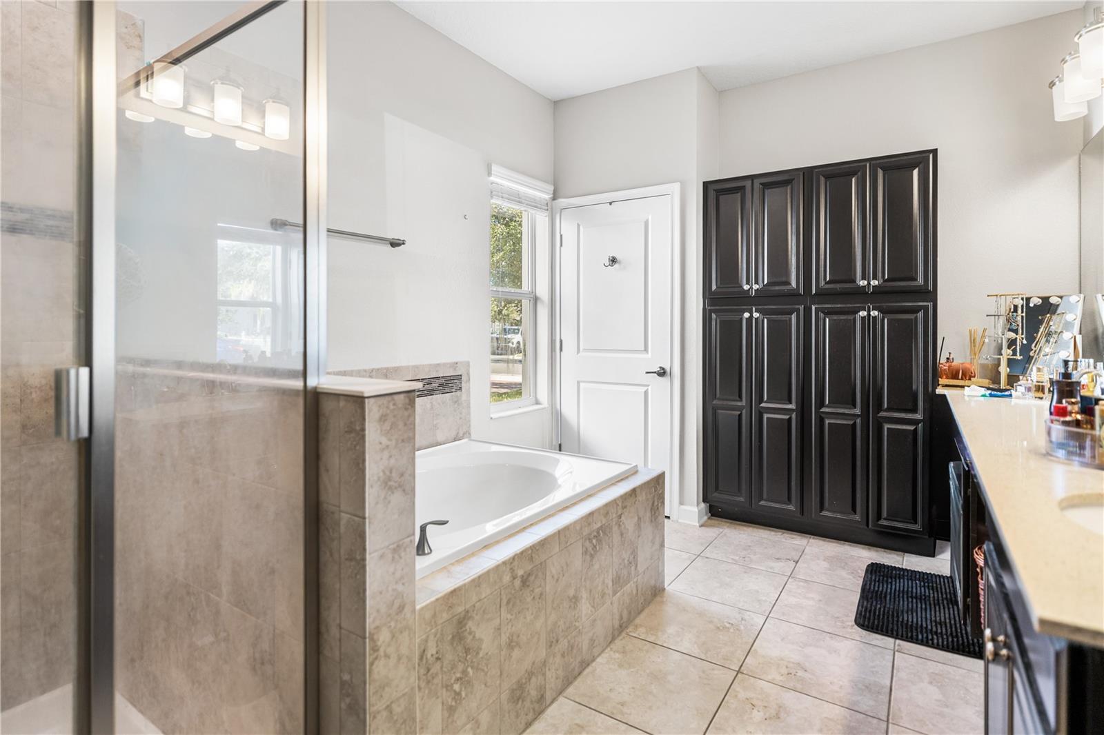 SIGNATURE LAKES PH 3B-4, 3B-5 & 3B-7 83/27 LOT 184 - Residential