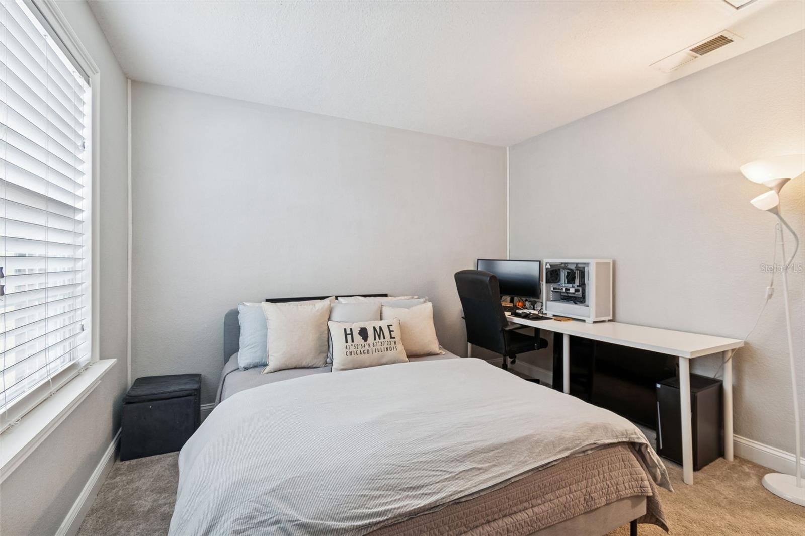 WHISPERING OAKS - Residential