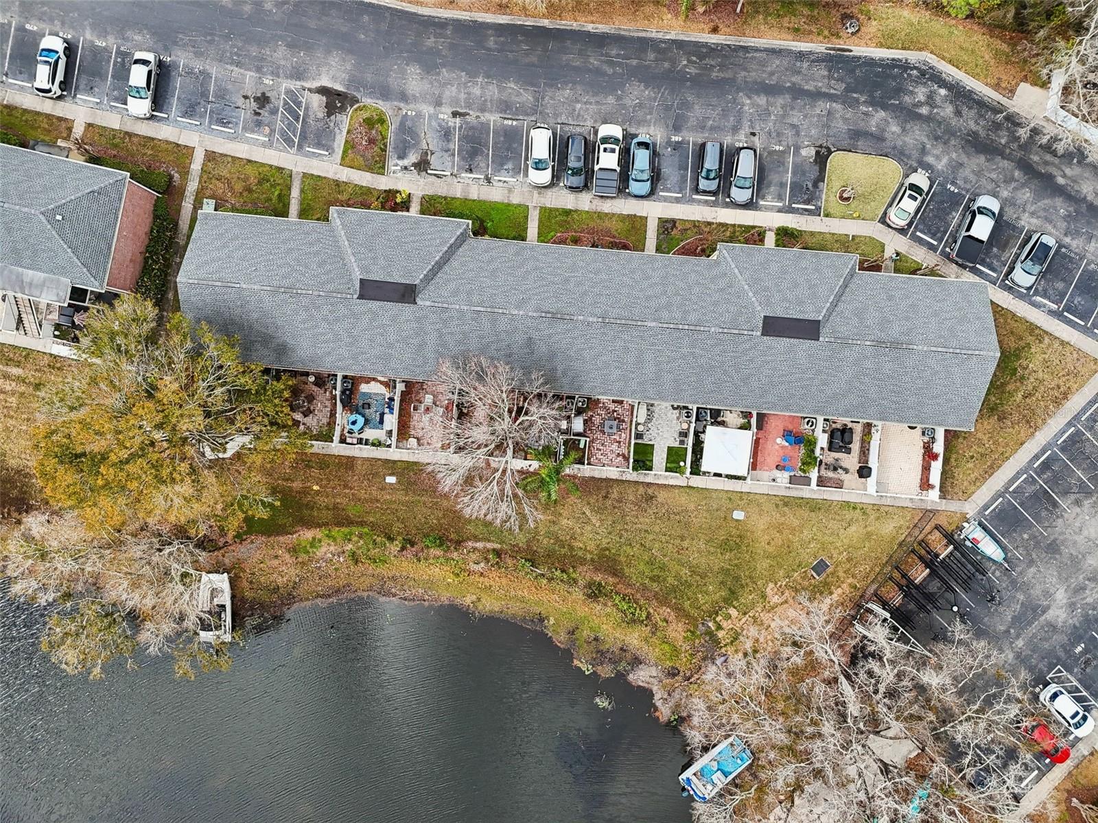 WHISPERING OAKS - Residential