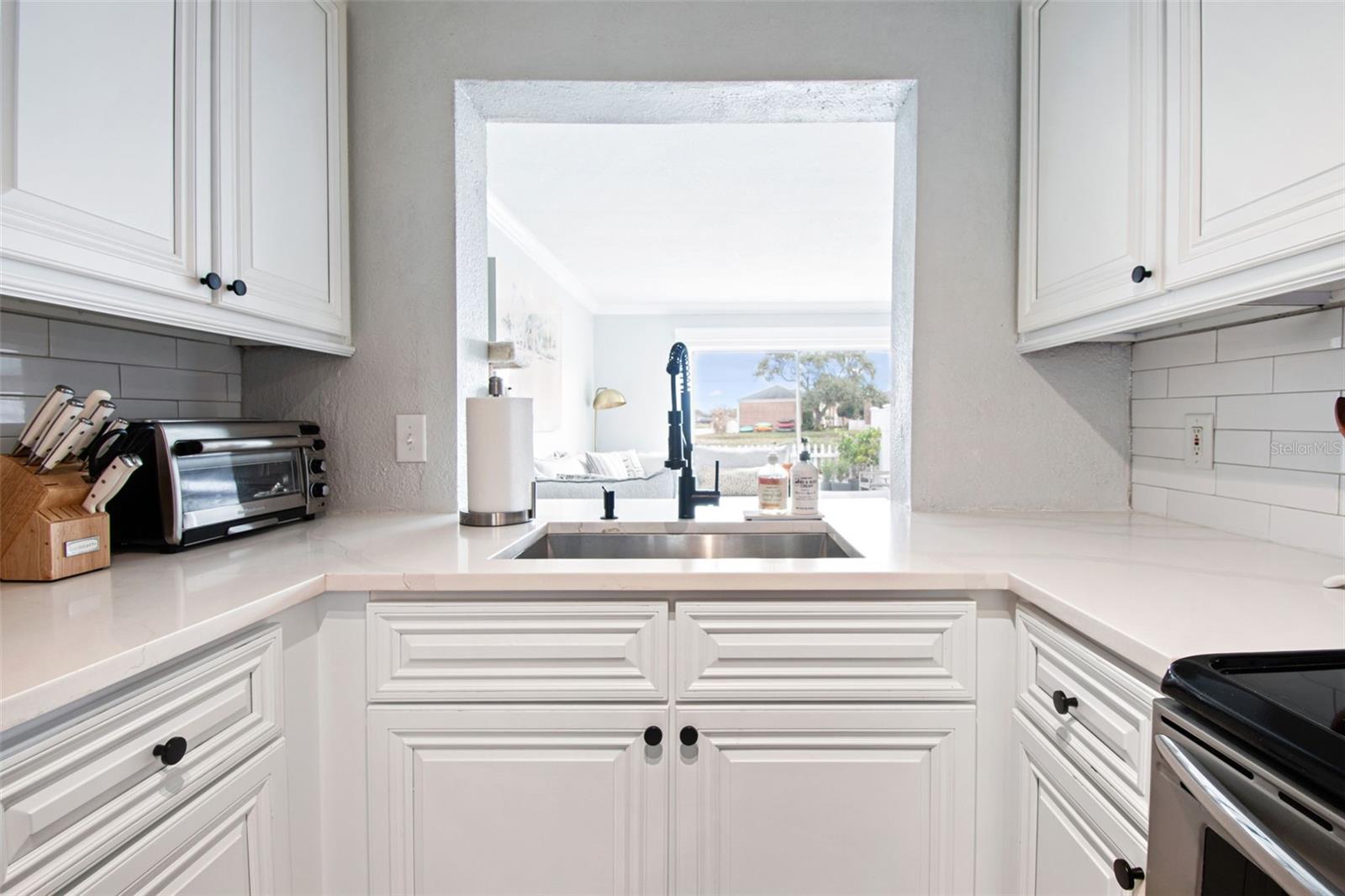 WHISPERING OAKS - Residential