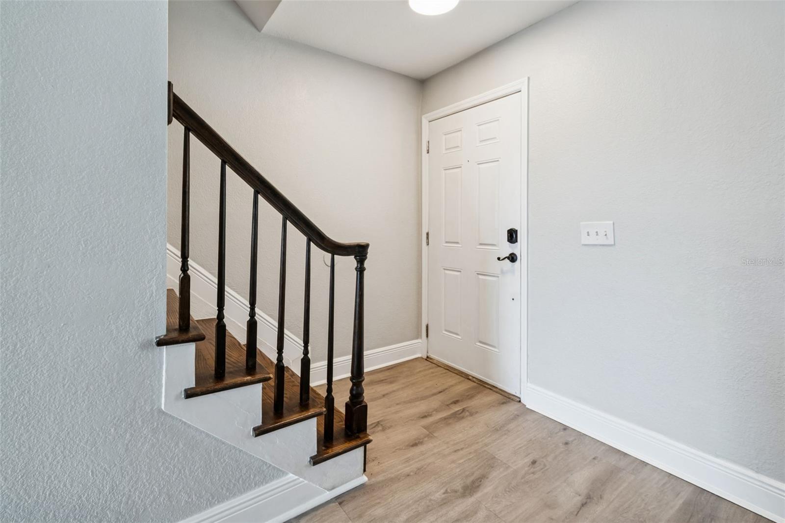 WHISPERING OAKS - Residential